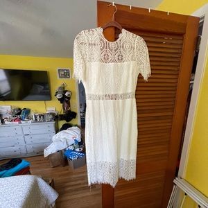 White lulu’s dress size medium above the knee